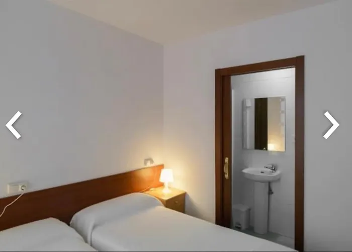 Casa Anglicana Del Peregrino/ Santa CristinaHostal